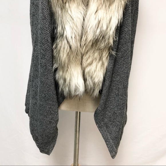 Skies Are Blue Faux Fur Vest Sz L - Picture 4 of 10